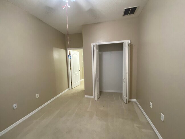 Building Photo - 103 Chelsea Dr