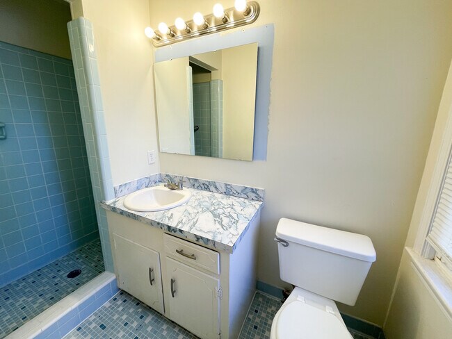 Building Photo - 306 Lloydwood Dr