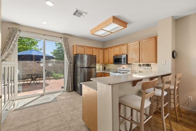Building Photo - Adorable 3 bedroom 2 bath home