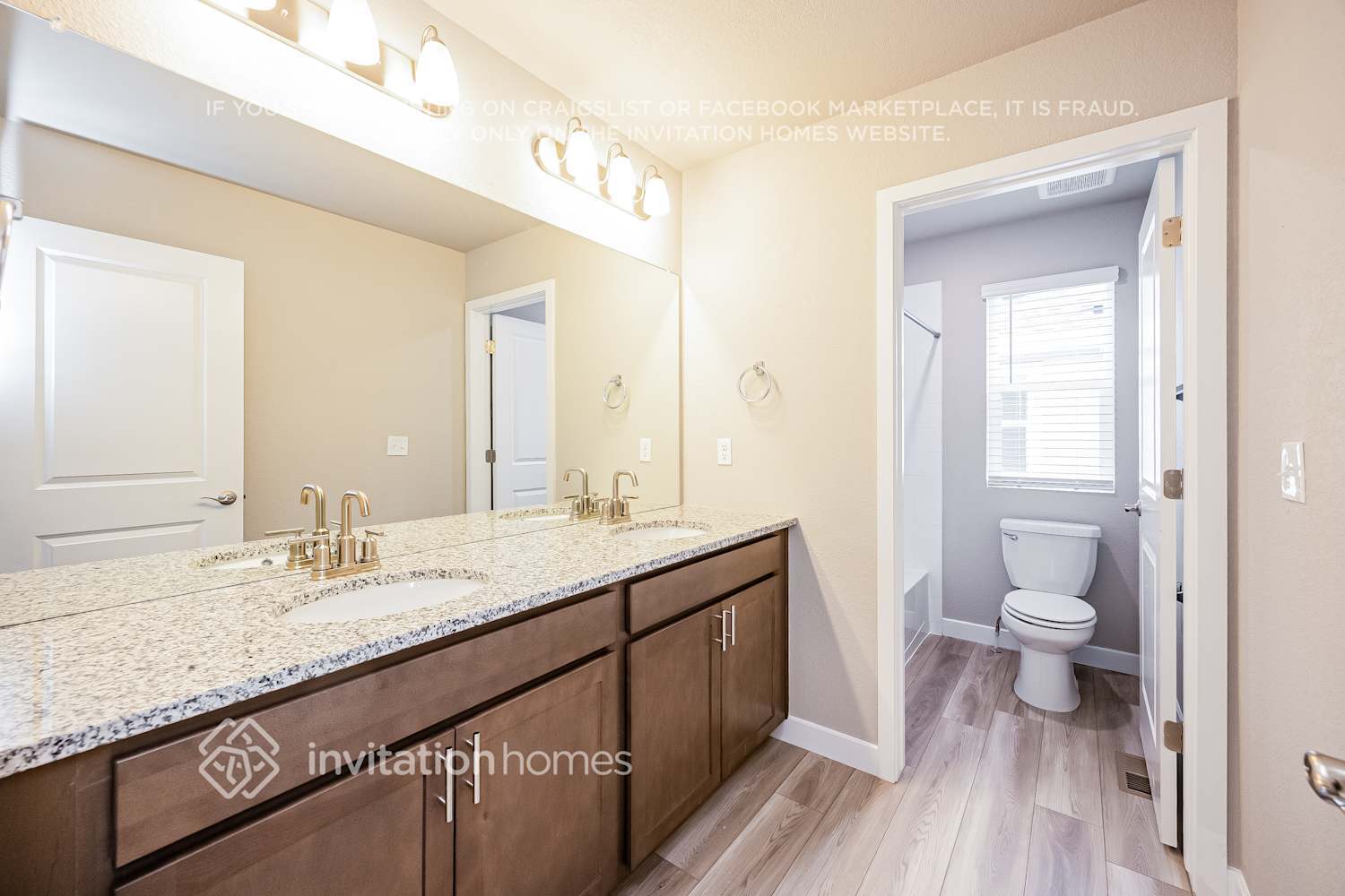 Building Photo - 13583 Arriba Dr