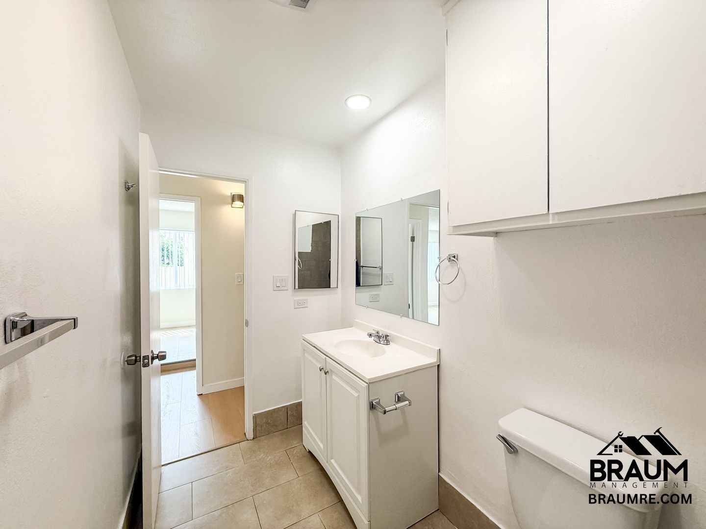 Building Photo - 5461 Kester Ave