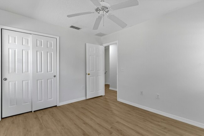 Building Photo - 5404 Paradise Cay Cir