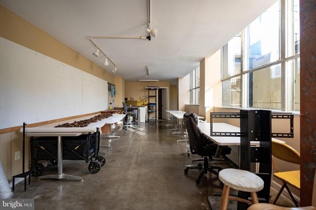 Building Photo - 1301 Delaware Ave SW