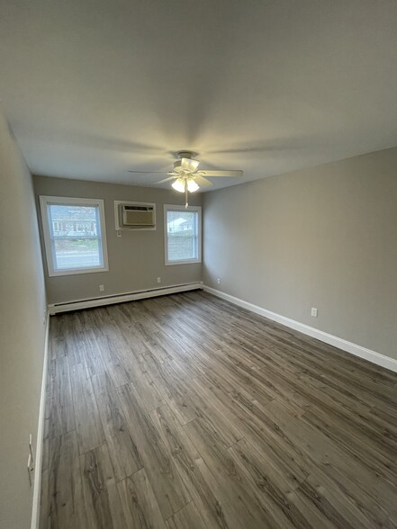 Primary Bedroom - Cedar Pines Apartments