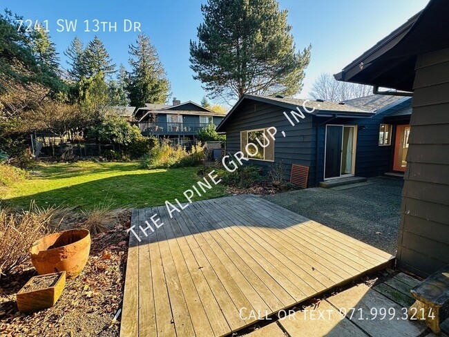 Building Photo - Ranch Style Home in SW Portland!