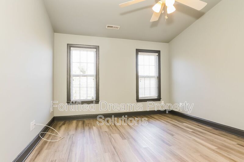 Building Photo - 103 Eva Dr