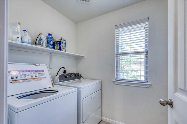 Building Photo - 5817 Loblolly Ln