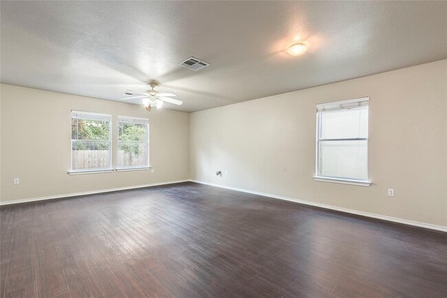 Building Photo - 8712 Dittmar Oaks Dr