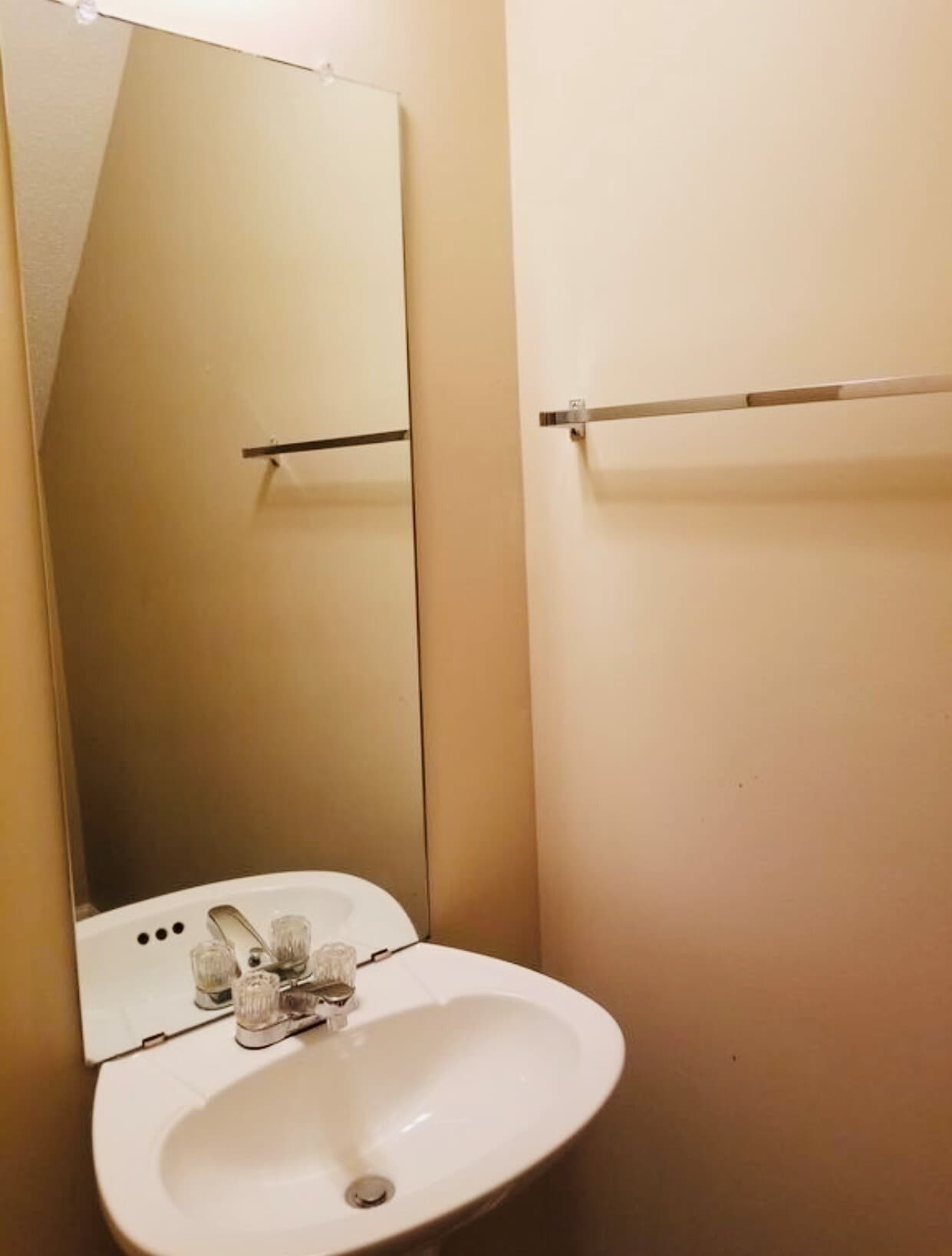 Half bath - 4925 Sierra Way