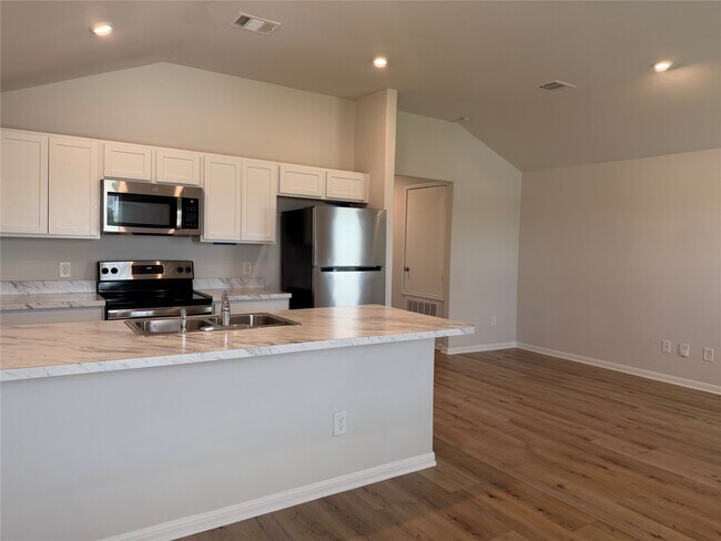 Building Photo - 958 Rd 5702