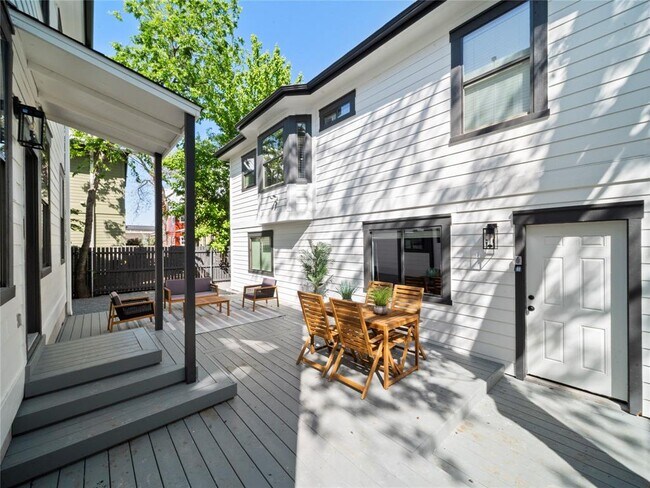 Building Photo - 5209 Evans Ave