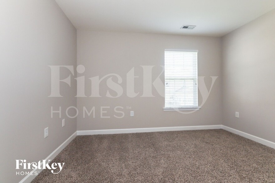 Building Photo - 4210 High Shoals Dr