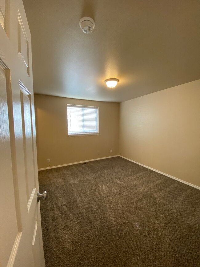 Building Photo - Beautiful Single-Level Home in Desirable NE Bend Community