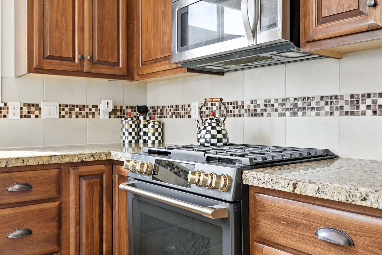 Building Photo - 15004 SE Shaunte Ln