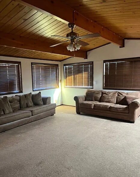 Building Photo - 711 Agnes Dr