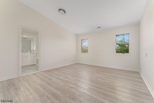 Building Photo - 48 Westchester Terrace