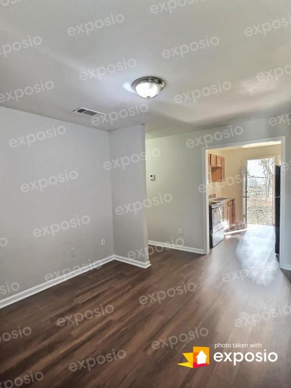 Building Photo - 1910 Center Ave