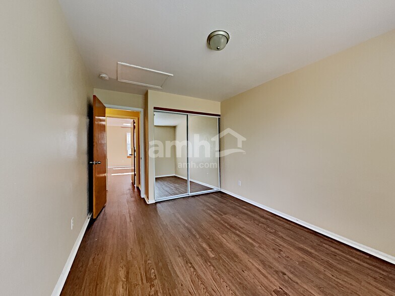 Building Photo - 13373 Mariposa Ct