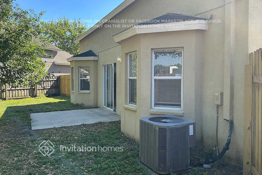 Building Photo - 10851 Newbridge Dr