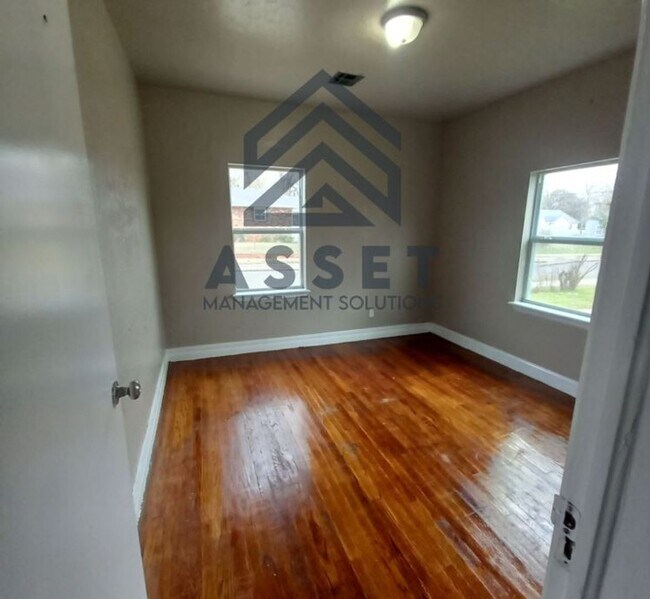 Building Photo - Cute 2 Bedroom Home!