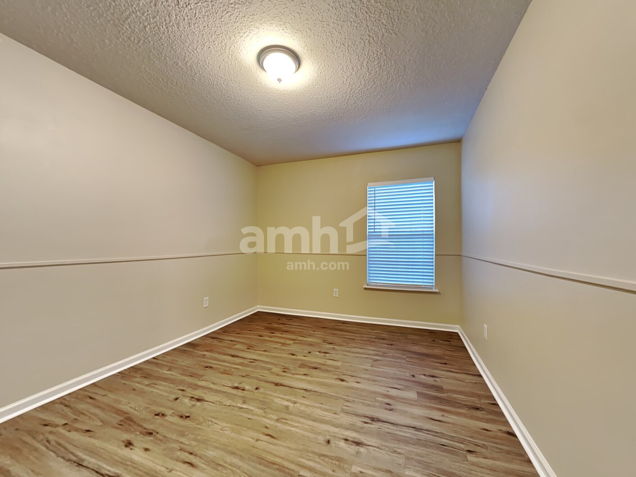Building Photo - 1433 Heather Ct