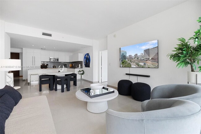 Building Photo - 88 SW 7th St