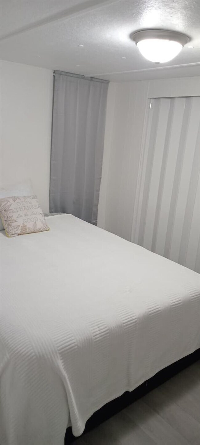 Building Photo - 4510 Granada Ave