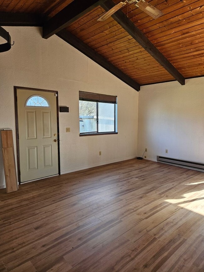 Building Photo - 2bd 1ba W/Fenced Yard