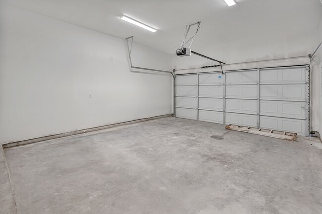 Building Photo - 3620 Sauer St