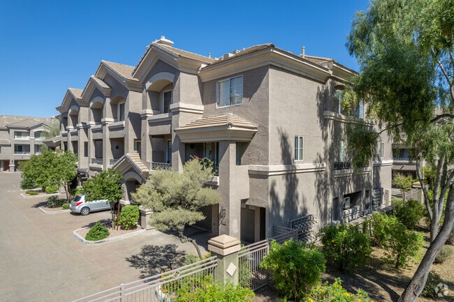 Building Photo - Villas At Stonecreek