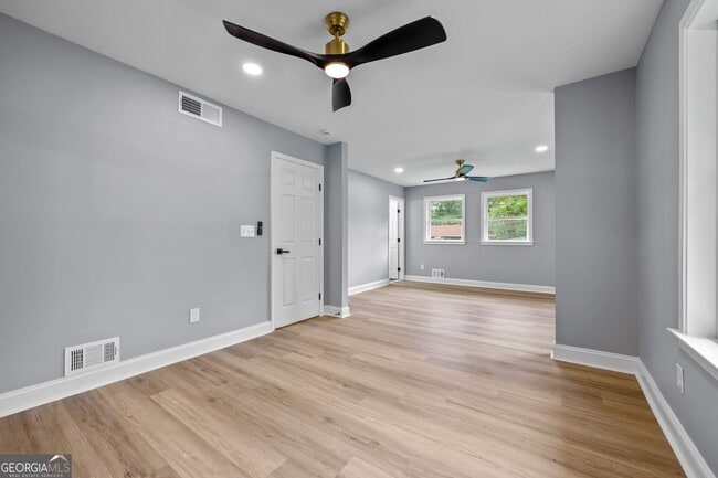 Building Photo - 3266 W Manor Ln SW