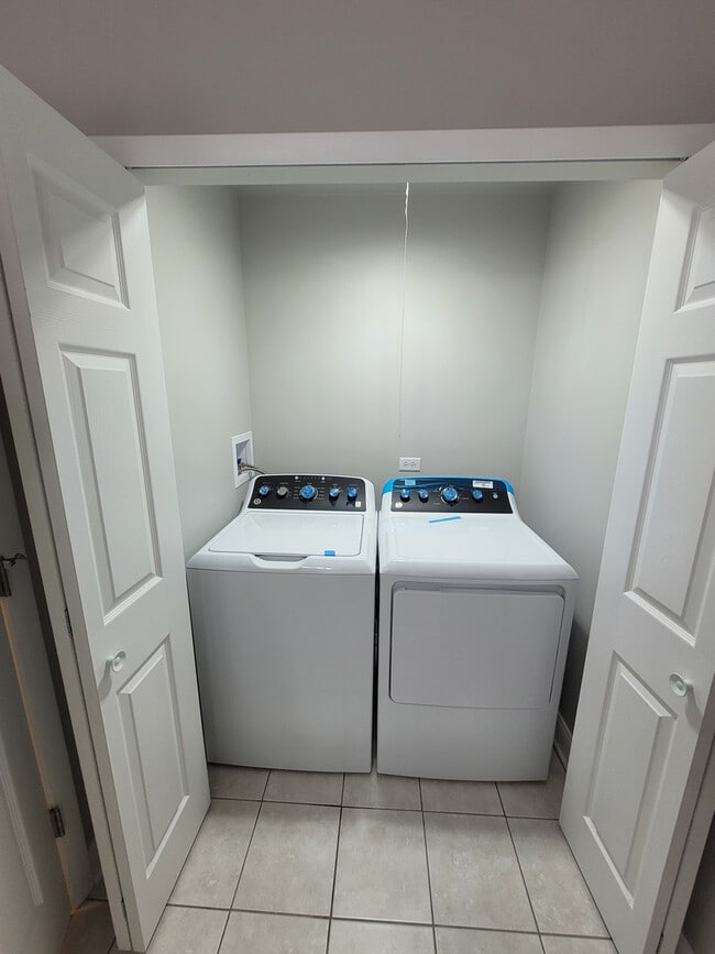 Building Photo - 3316 Huntington Ln