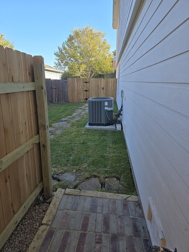 Building Photo - 8114 Furlong Gate