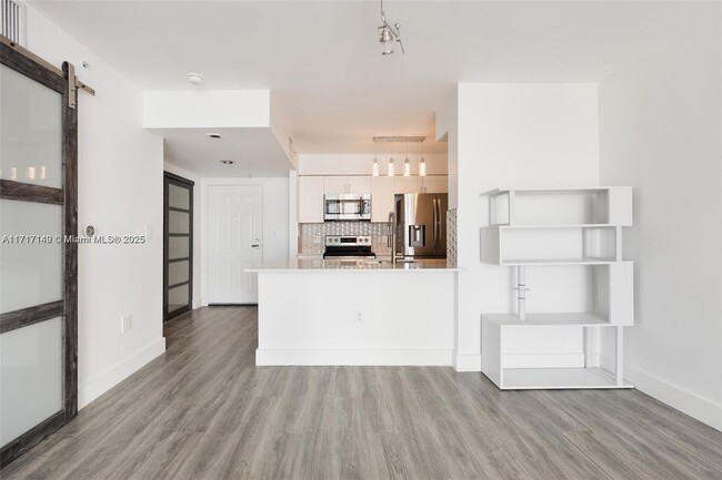 Primary Photo - 1155 Brickell Bay Dr