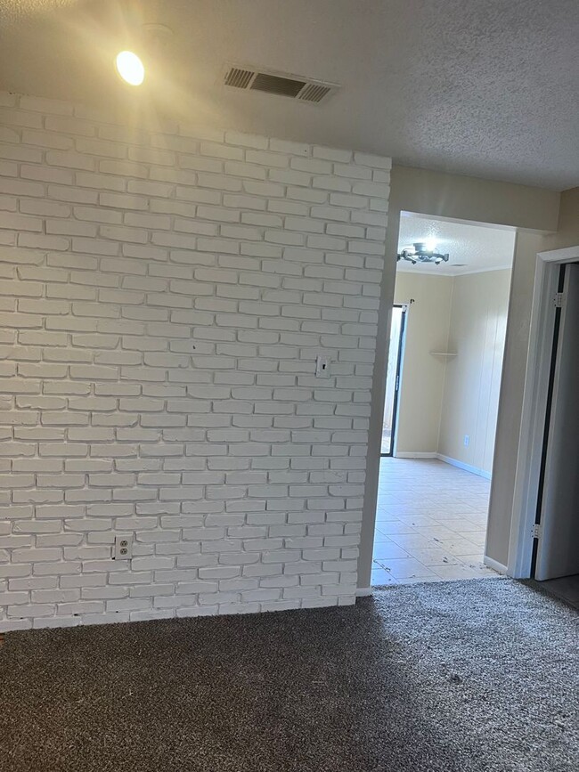 Building Photo - Introducing a 2-bedroom, 1.5-bathroom cond...