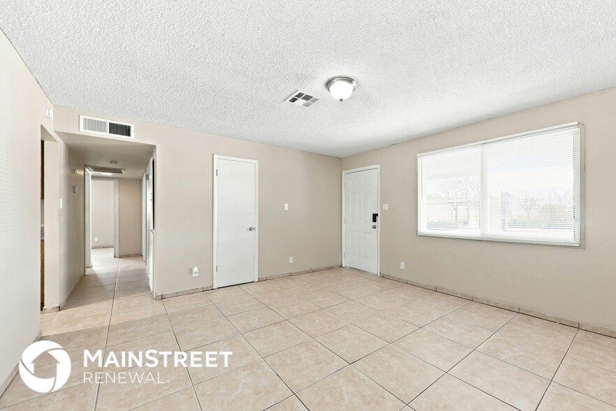 Building Photo - 6231 W Highland Ave