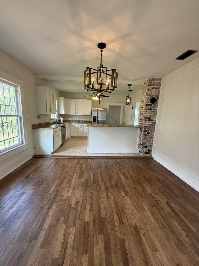 Building Photo - 1225 15th Way SW