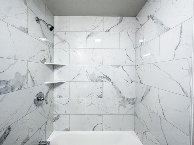 Building Photo - Updated 2bed/1bath in the heart of Midwest City