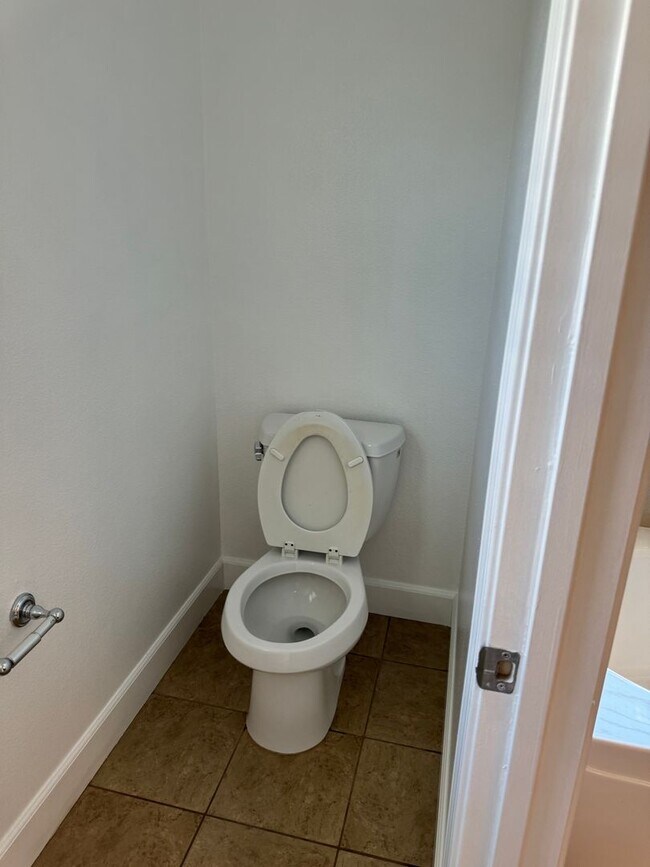 Building Photo - Beautiful South Reno Home!