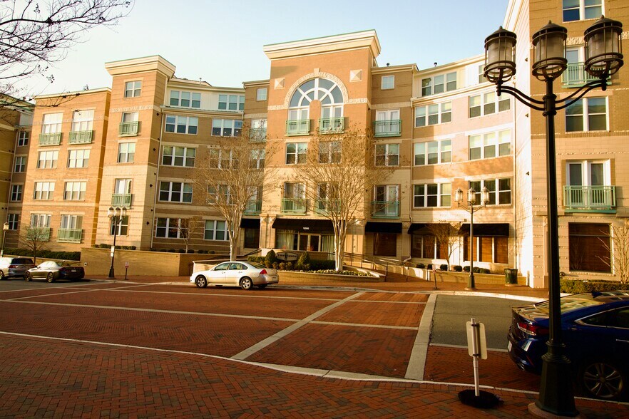 Building Photo - 12000 Market St