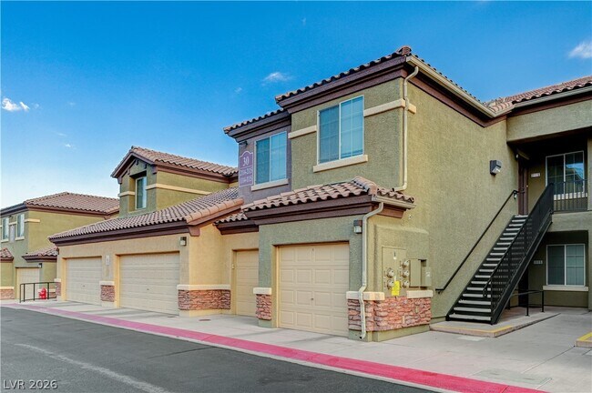 Building Photo - 6868 Sky Pointe Dr