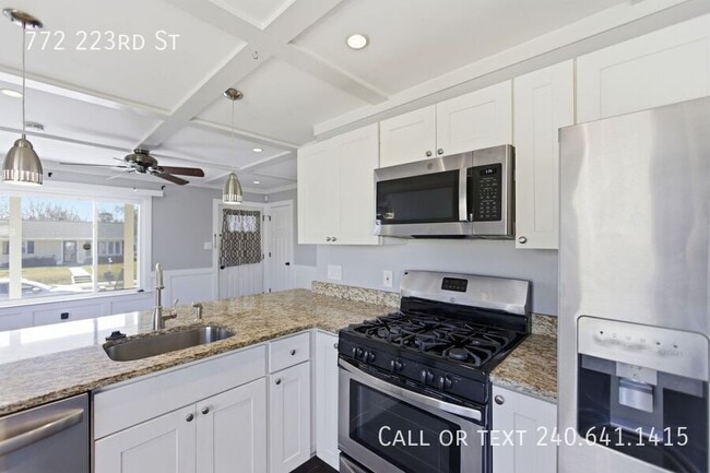 Building Photo - 772 223rd St