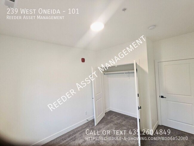 Building Photo - 239 West Oneida-101
