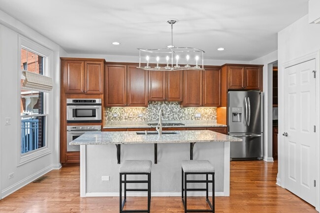 Building Photo - 1813 Admiral Ct