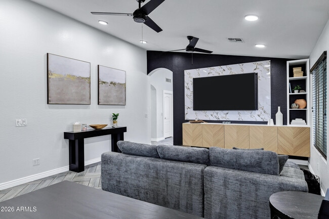 Building Photo - 9558 W Harmony Ln