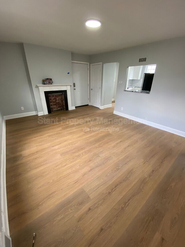 Building Photo - 1505 Franklin Park S