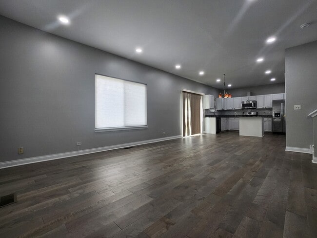 Building Photo - 3832 Baybrook Dr