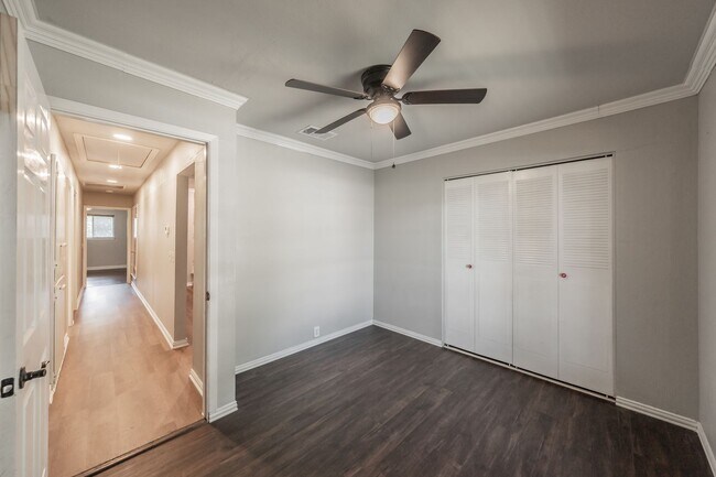 Building Photo - 2890 Elsinor Dr