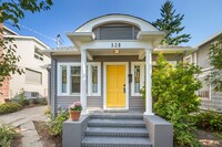 Building Photo - 3bd/2ba Seattle Home