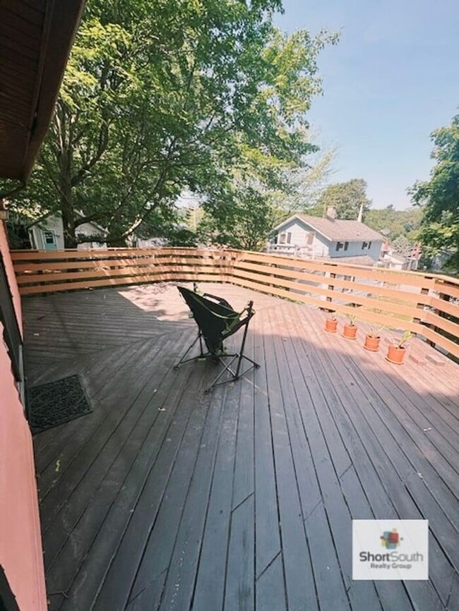 Building Photo - Fully Furnished 1.5 bath home in Muskegon ...